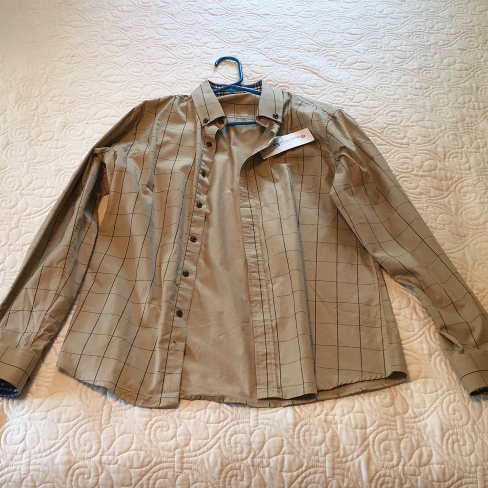Men’s dress shirt in size M. Local Mode, new!